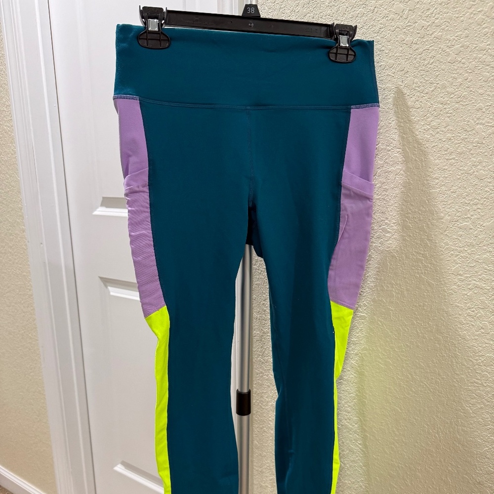 Fabletics 7/8 leggings with pockets